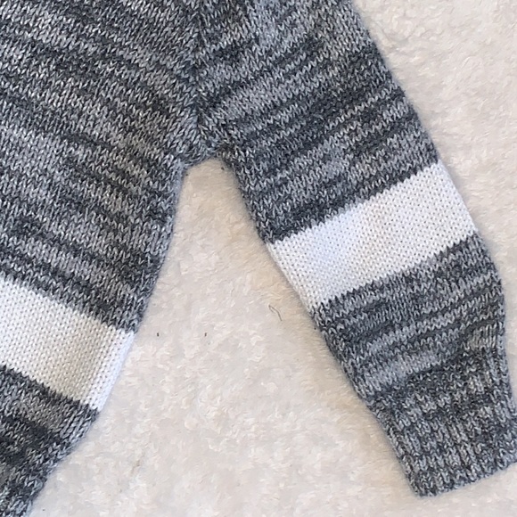 Cat & Jack Gray and White Sweater 18M Buttons EUC - Picture 4 of 9